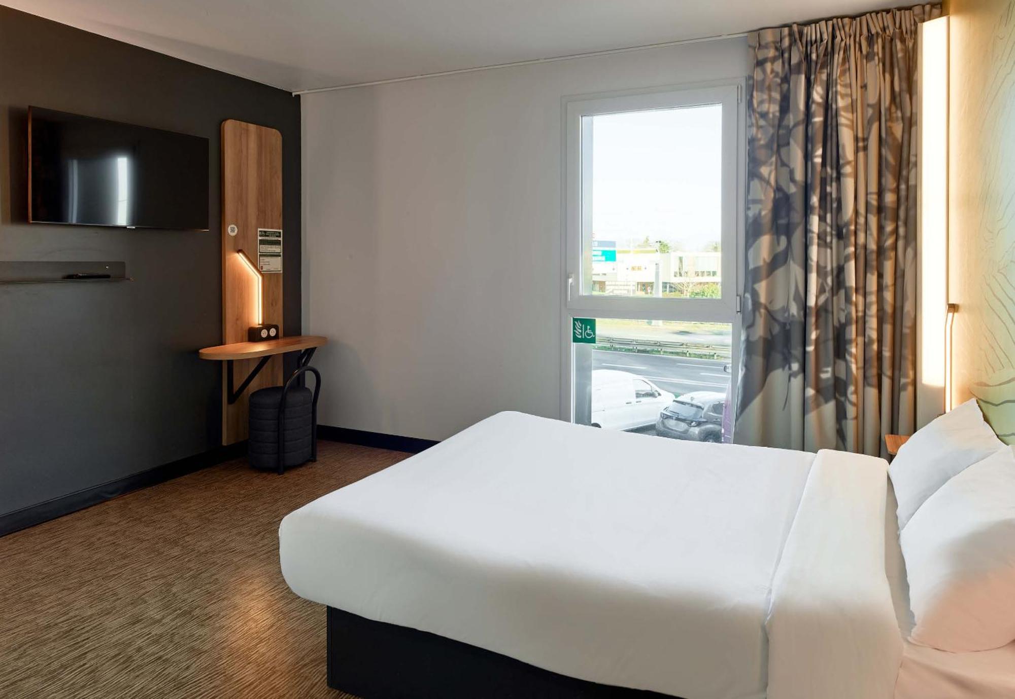 B&B Hotel Le Port Marly Saint Germain En Laye Exterior photo