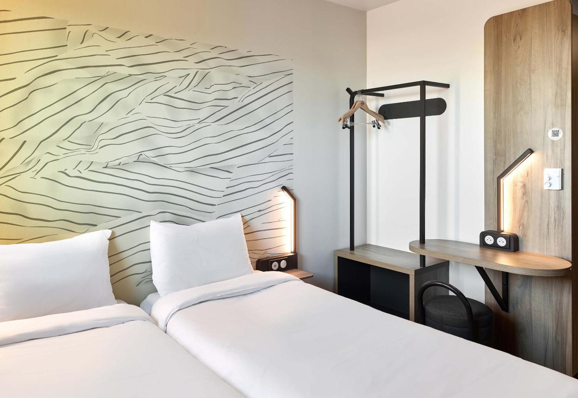 B&B Hotel Le Port Marly Saint Germain En Laye Exterior photo